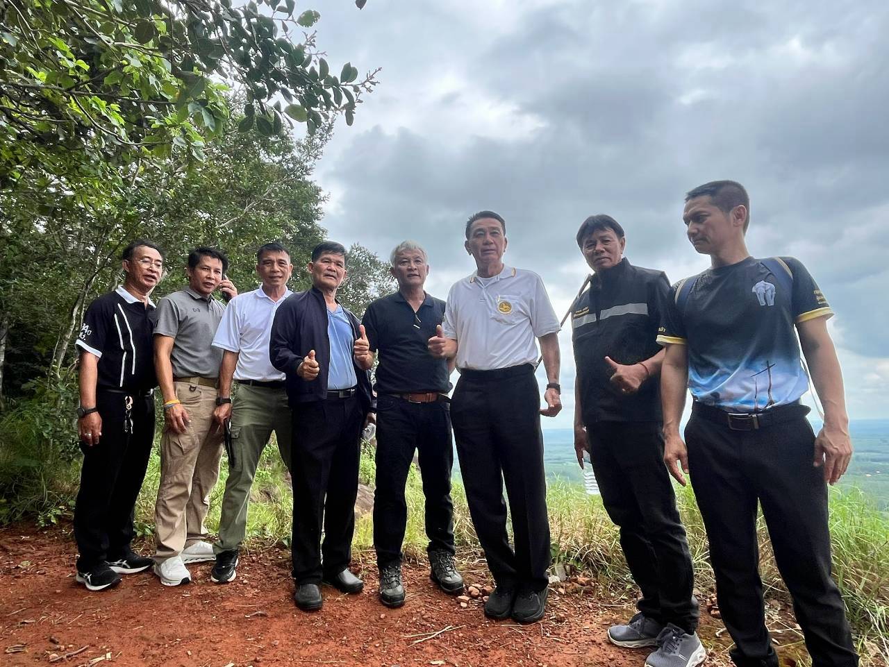 title - ปักธงธรรมจักร และธงชาติไทยภายใต้โครงการปลูกป่าเพื่อเป็นพุทธบูชาในพื้นที่ปฏิรูปที่ดิน (ส.ป.ก.)
